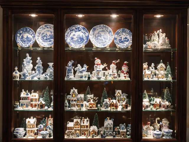 Collector cabinet display
